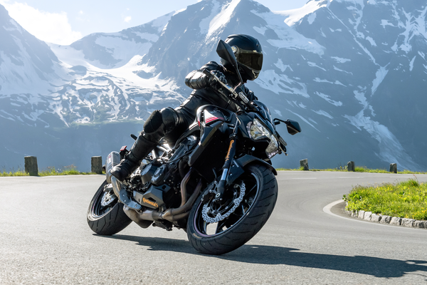 Cauciuc 180/55-17 Continental ContiRoad-ad44286ceed919c39c40e93cbc803a86.webp